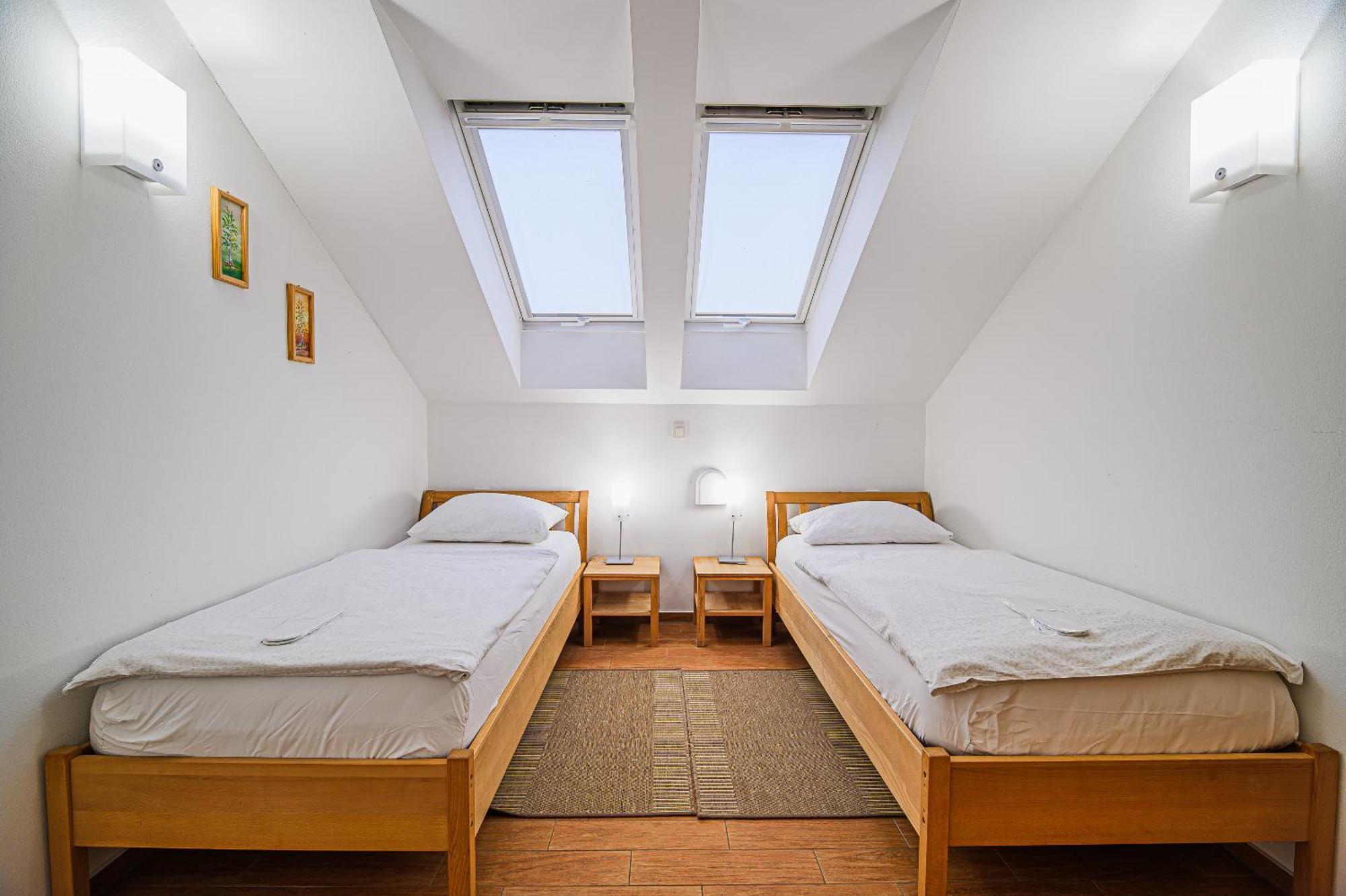 Apartments Maleric With Indoor Pool And Wellness Dragatuš Екстериор снимка