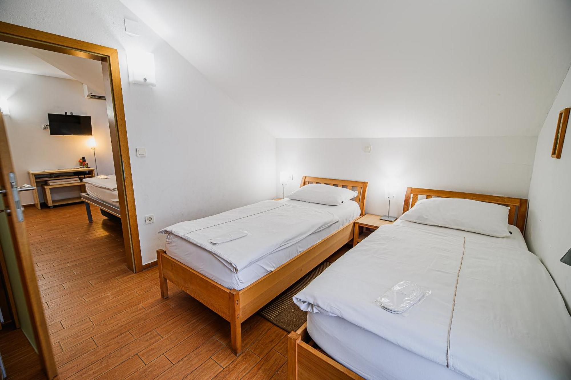 Apartments Maleric With Indoor Pool And Wellness Dragatuš Стая снимка
