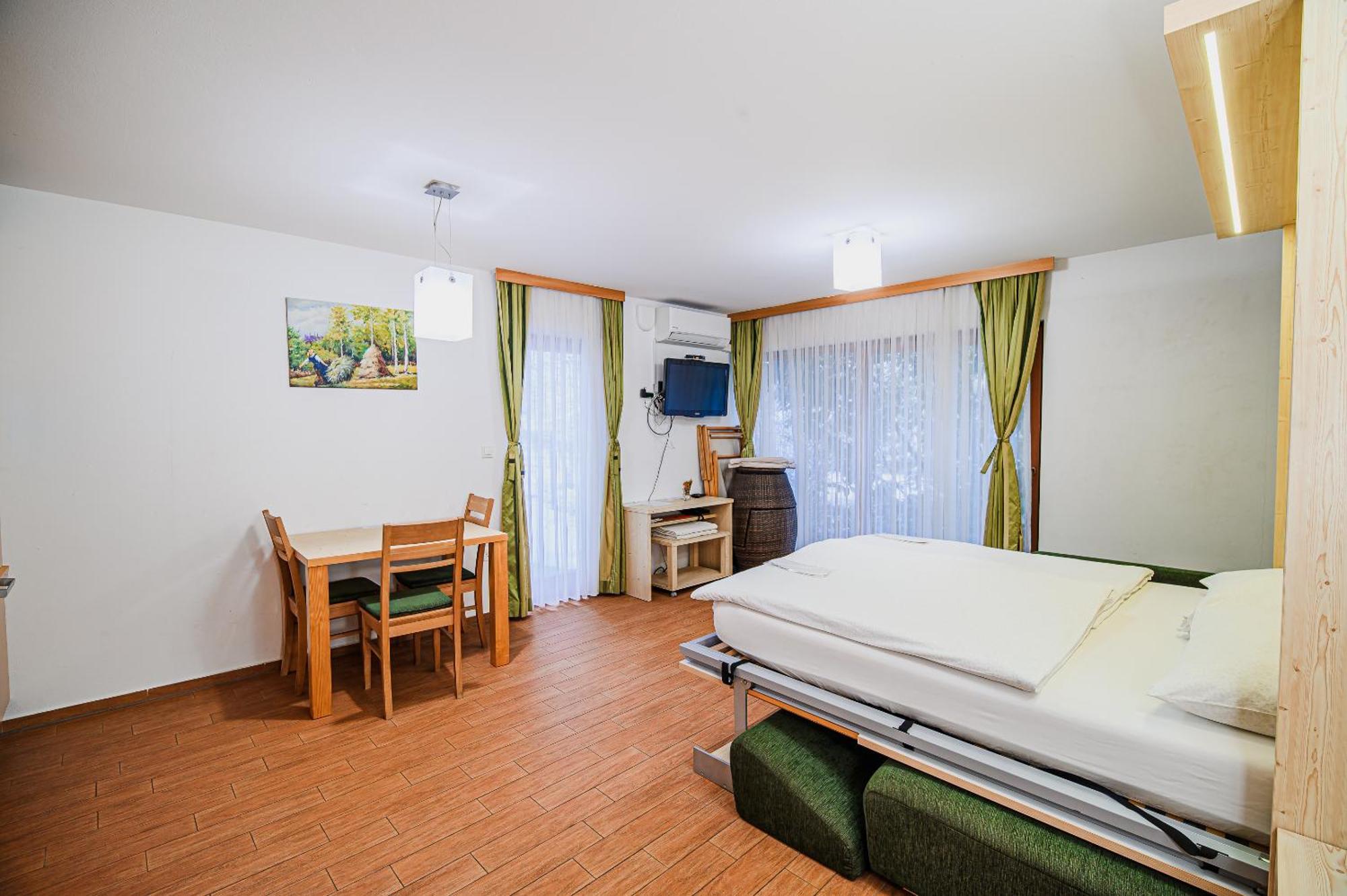 Apartments Maleric With Indoor Pool And Wellness Dragatuš Стая снимка