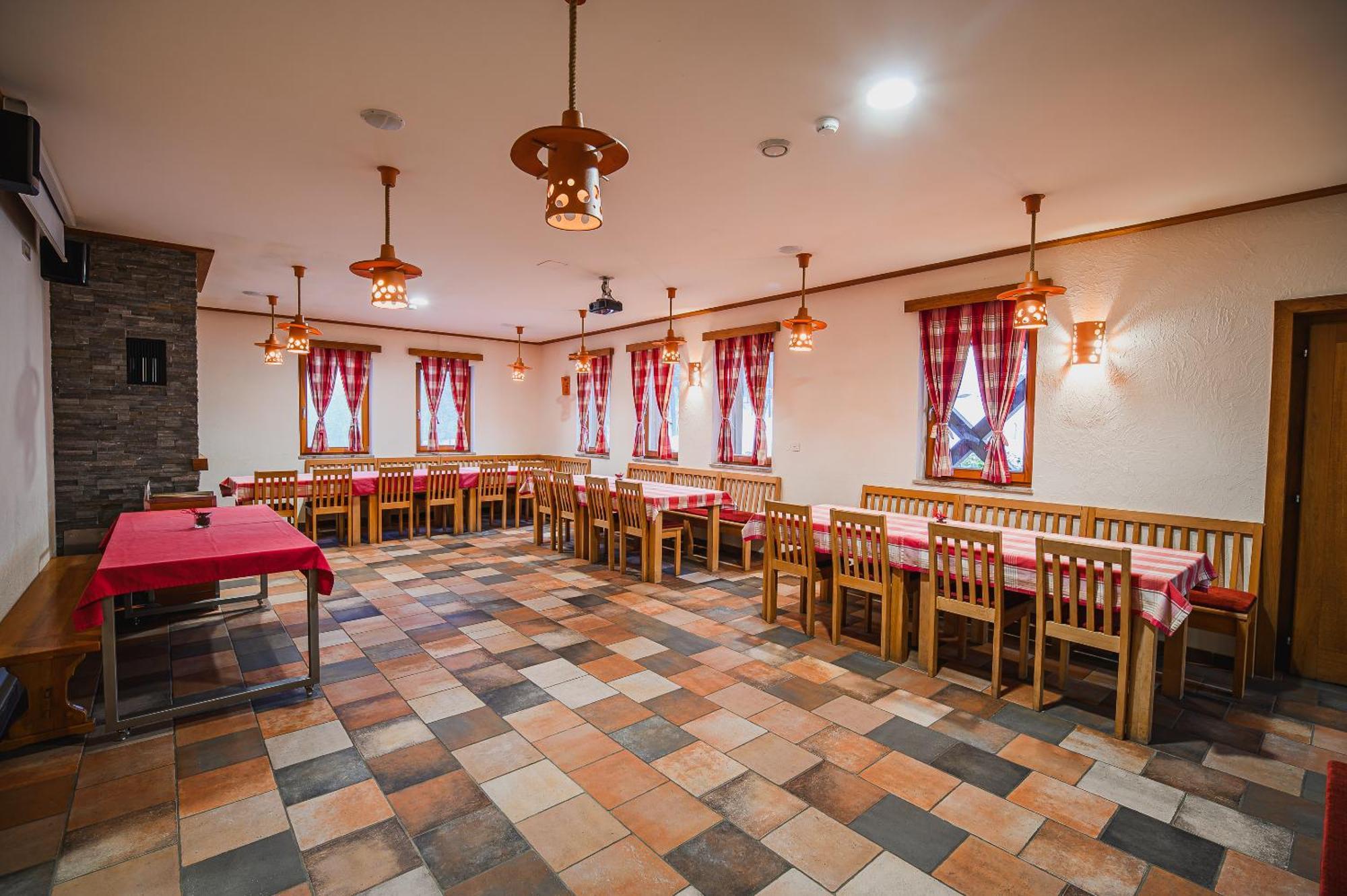 Apartments Maleric With Indoor Pool And Wellness Dragatuš Екстериор снимка