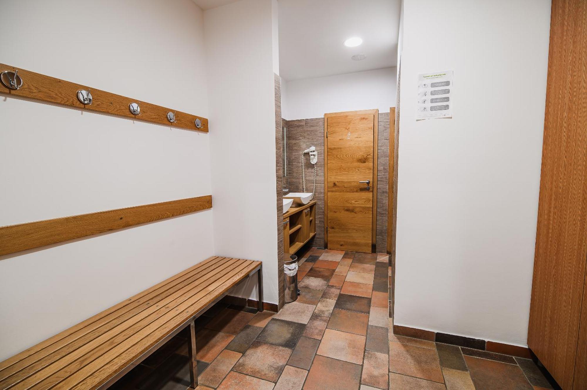 Apartments Maleric With Indoor Pool And Wellness Dragatuš Екстериор снимка