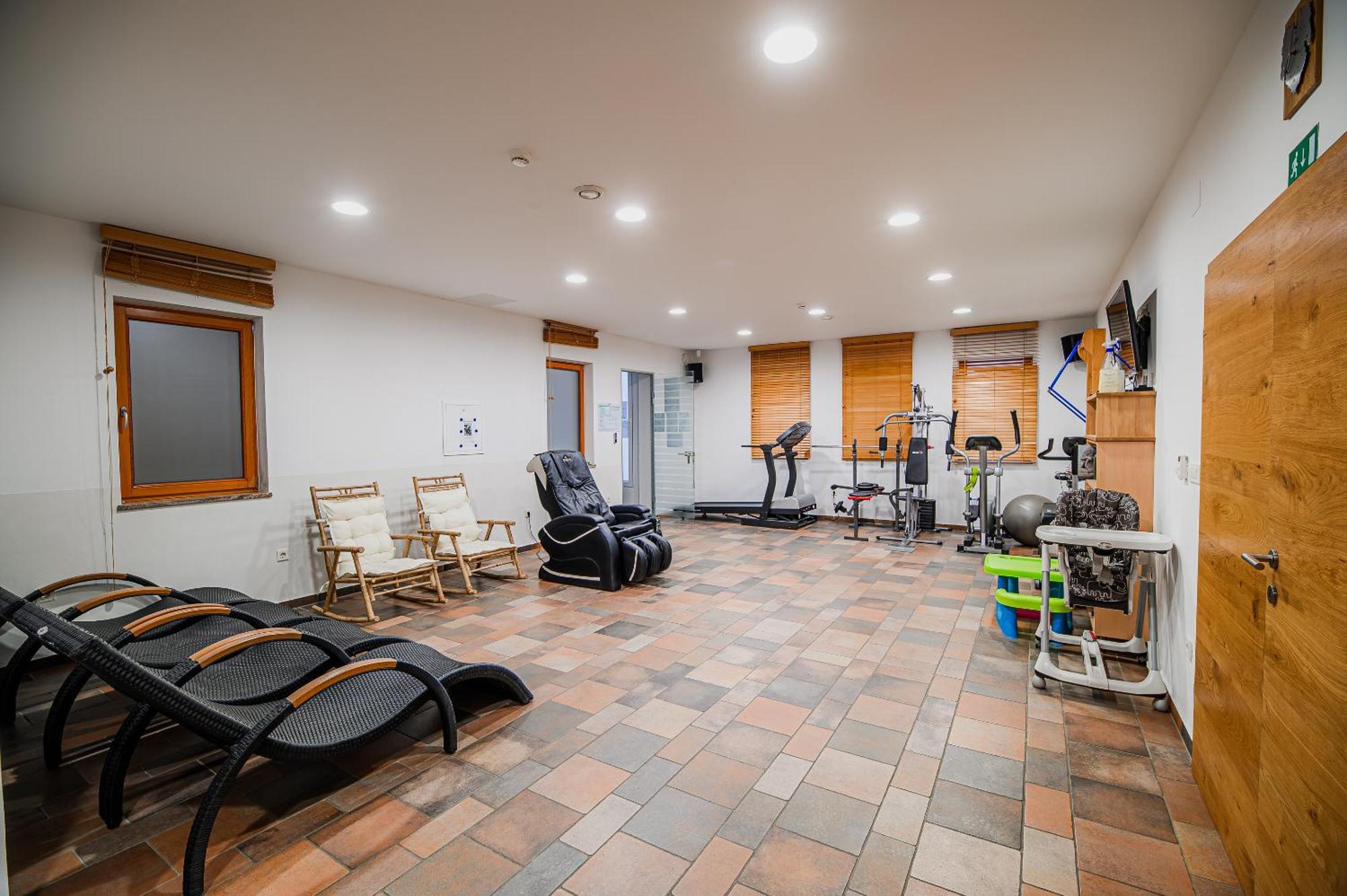 Apartments Maleric With Indoor Pool And Wellness Dragatuš Екстериор снимка